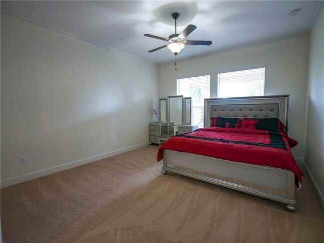 Building Photo - 305 Navigator Dr