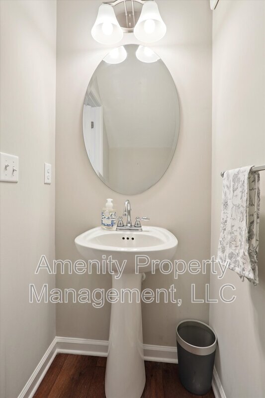 Building Photo - 1208 Kings Land Court