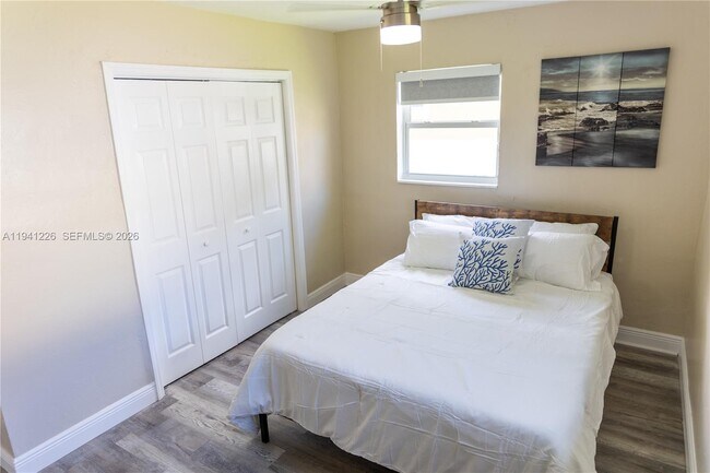 Building Photo - 250 NW 14th Way