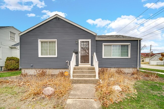 Building Photo - 303 N Harvey St