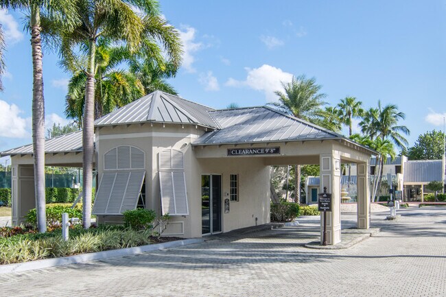 Building Photo - 11 Royal Palm Way