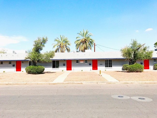 Building Photo - 3002 E McKinley St