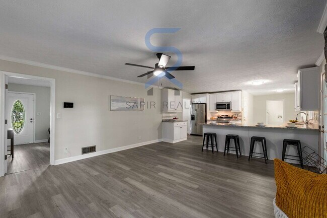 Building Photo - 2694 Hickory Valley Dr