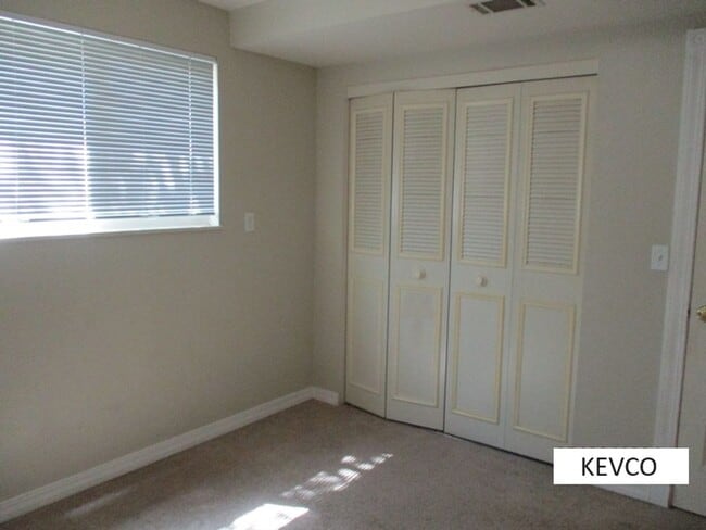 Building Photo - Wonderful Home in Campus West!