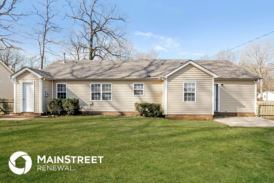 Building Photo - 1628 Lisbon Ln
