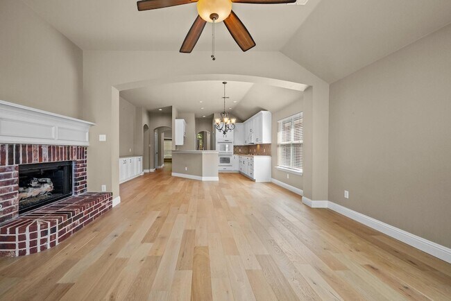 Building Photo - 4617 Kingsway Ln