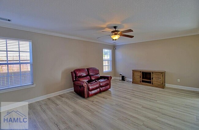 Building Photo - 305 Largo Ct