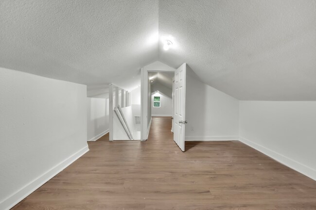 Building Photo - 610 Williams Ave