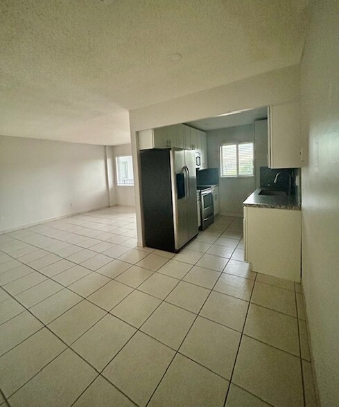 Kitchen - 900 SW 84th Ave