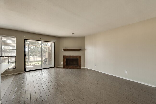 Building Photo - 2505 Wedglea Dr