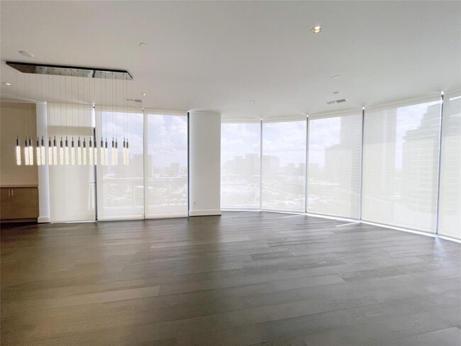 Building Photo - 1409 Post Oak Blvd