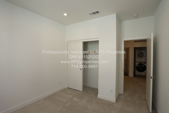 Building Photo - 1511 W Bushell St