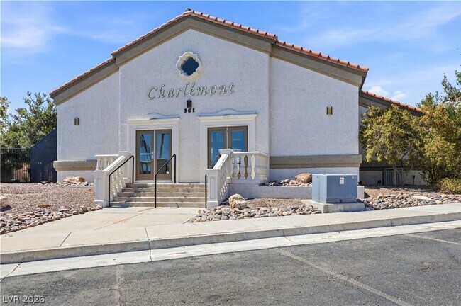 Building Photo - 315 Seine Way