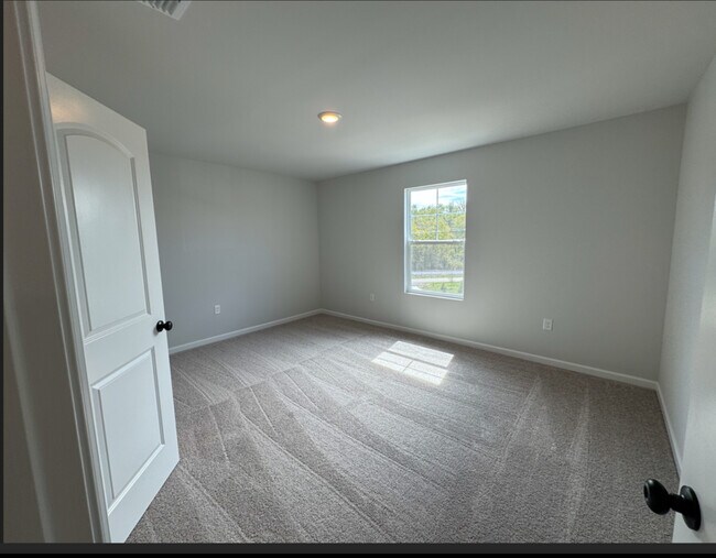 Building Photo - 106 Millbrook Dr