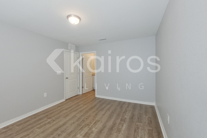 Building Photo - 2227 NW 11th Ct