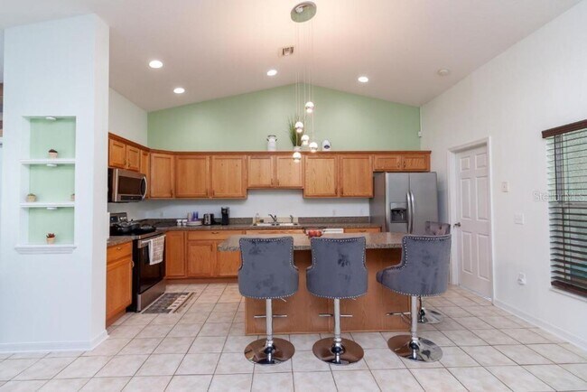 Building Photo - Kissimmee Charmer