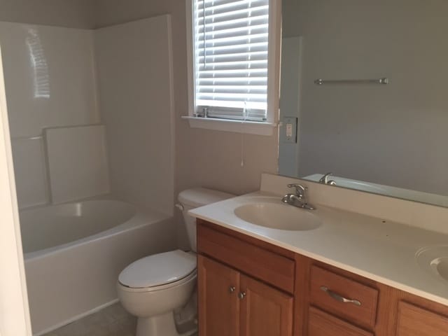 Building Photo - Great Neighborhood!