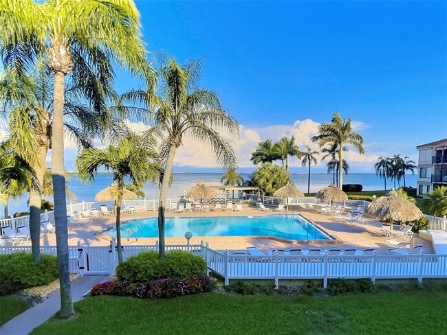 Building Photo - 6322 Palma Del Mar Blvd S