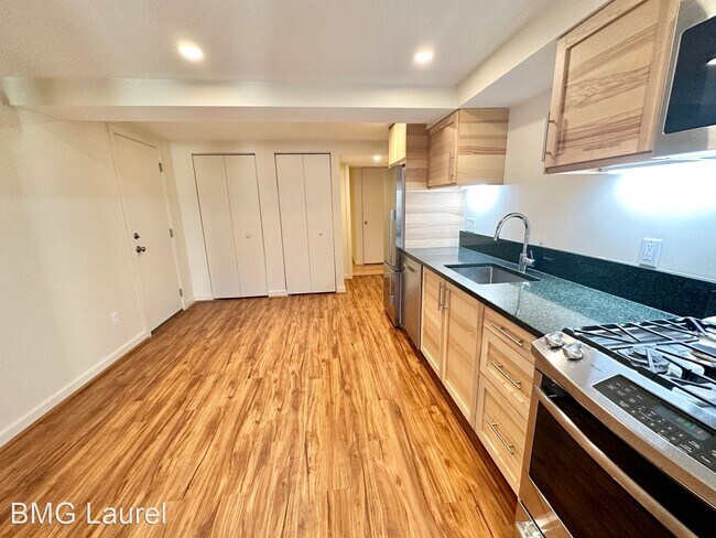 Building Photo - 4 br, 3.5 bath House - 2910 Cortland Pl NW