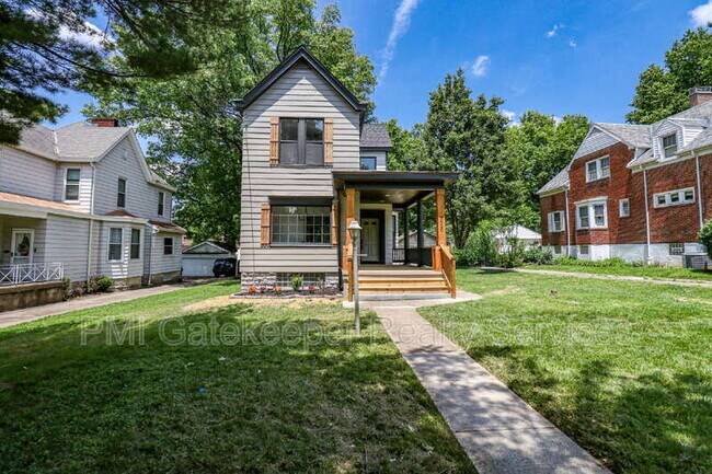 Building Photo - 3020 Daytona Ave