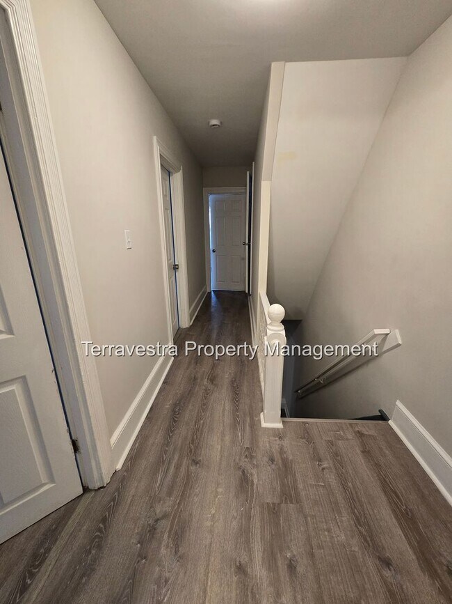 Building Photo - 321-323 South 5th Street