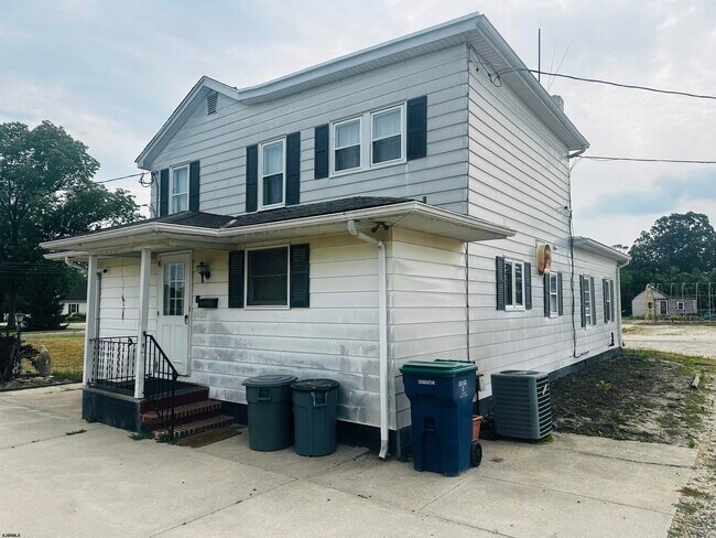 Building Photo - 3670 Oak Rd