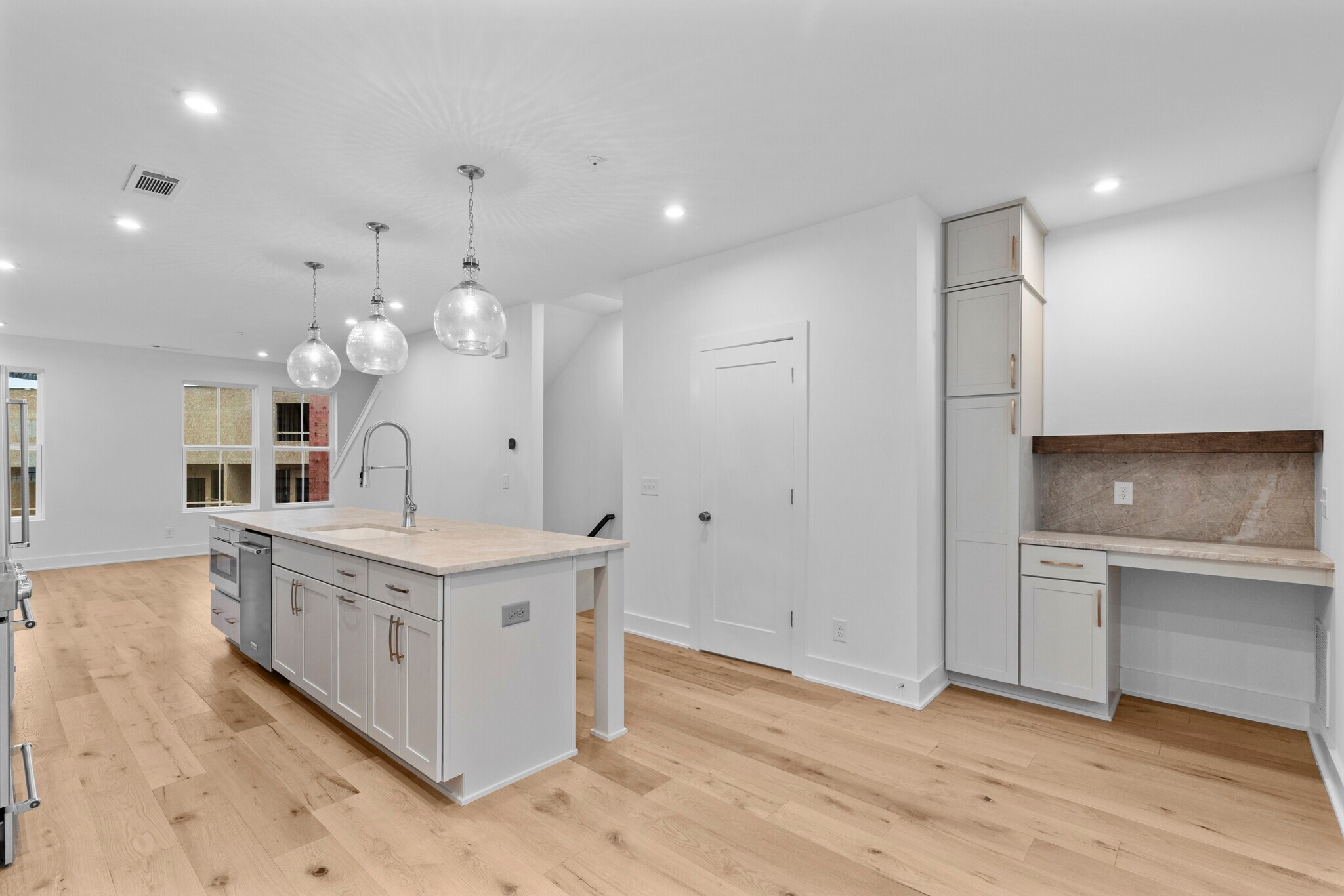 Building Photo - 201 New St