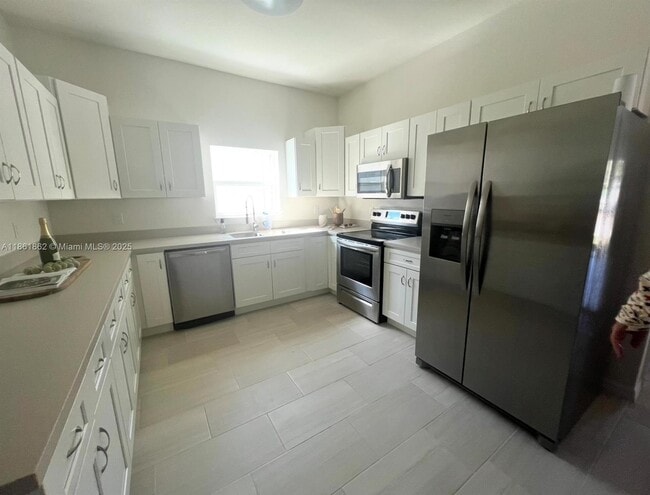 Primary Photo - 1435 Las Villas Blvd