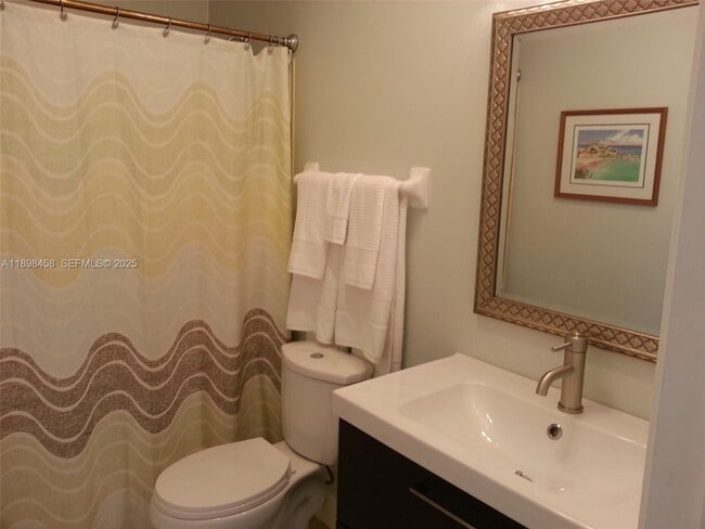 Building Photo - 1575 NE 38th St