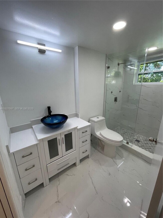 Building Photo - 8427 SW 137th Ave