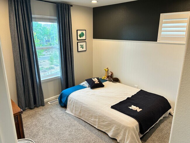 Building Photo - Incredible 4-bedroom Family Home with Fine Finishes and Private Spaces