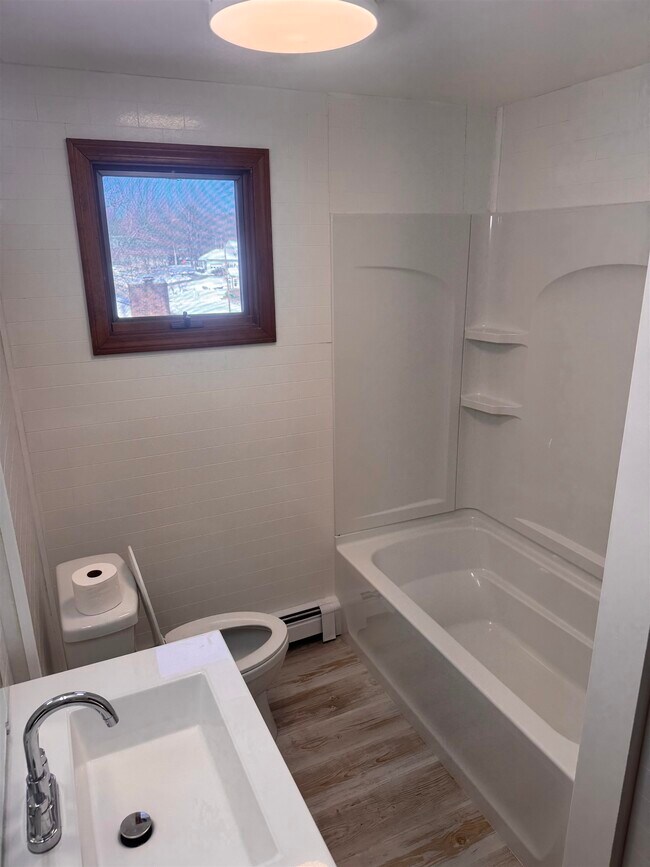 Building Photo - 66 Beaver St