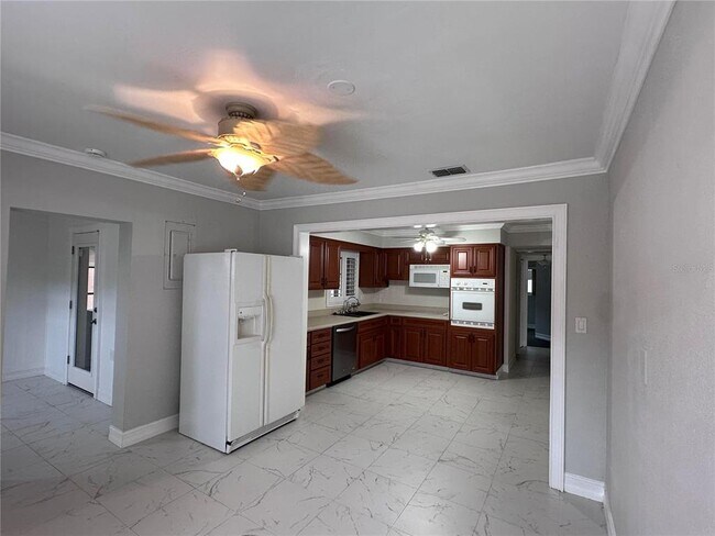 Building Photo - 10659 108th St N