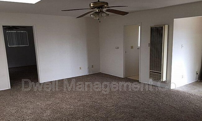 Building Photo - 5240 Margaret St