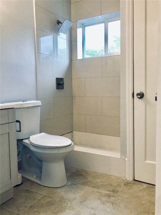 Building Photo - 1949 Funston St