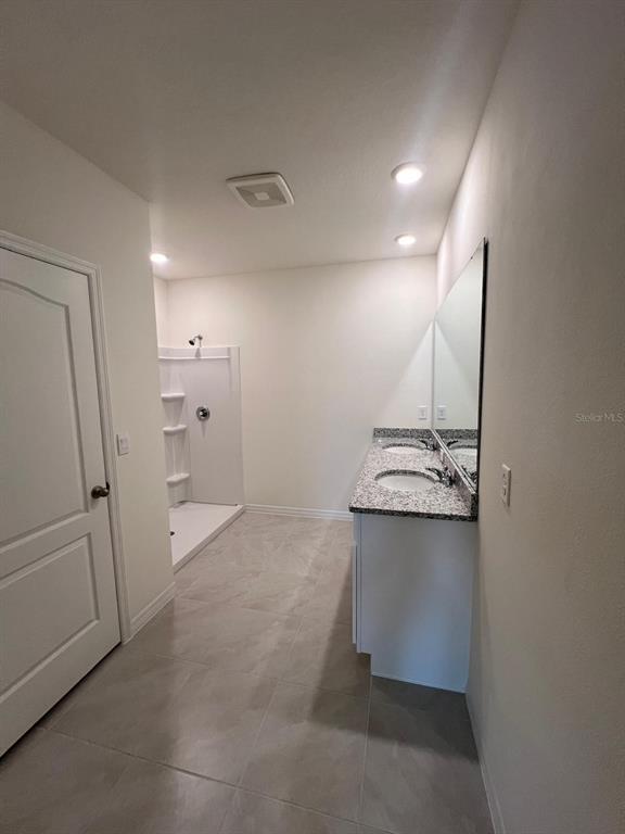 Building Photo - 631 Park Pl Blvd