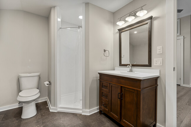 Master Bath - 109 E Thompson Ave