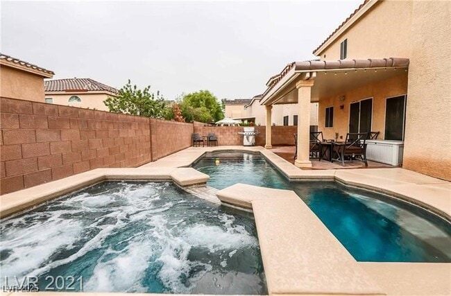 Building Photo - 8450 W Sapphire St