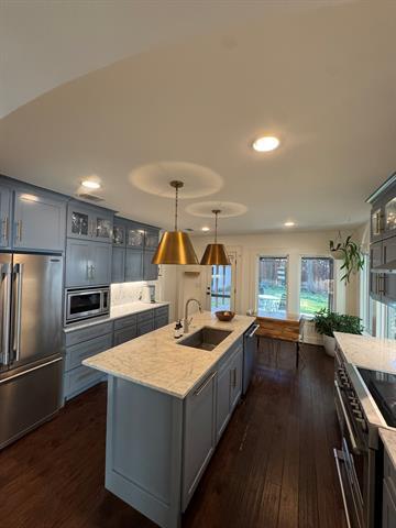 Building Photo - 4057 W 7th St