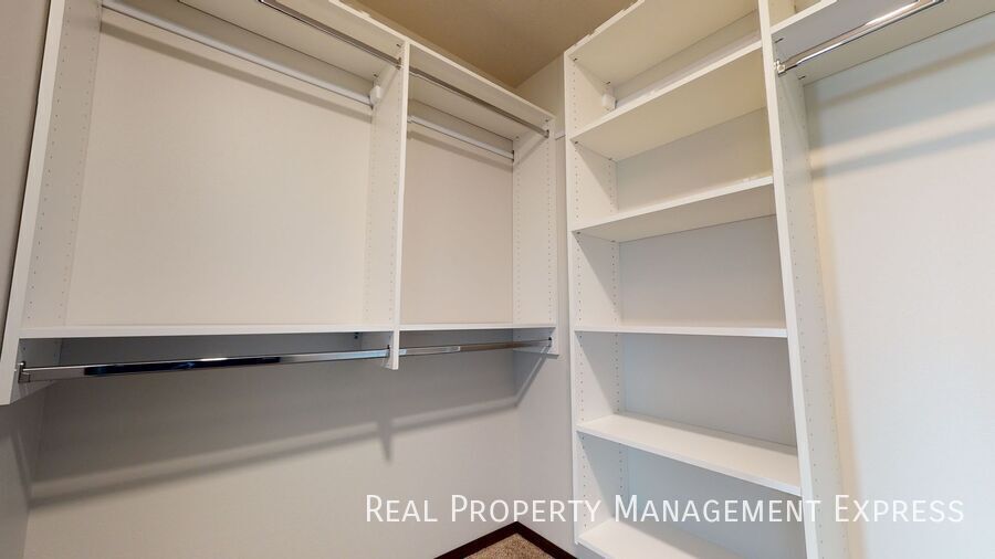 Building Photo - 4615 E Leubecher Pl