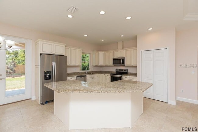 Building Photo - 26 Pitt Ln
