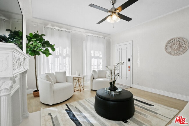 Building Photo - 442 N Orange Grove Ave