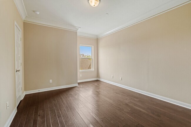 Building Photo - 534 Imperial Blvd