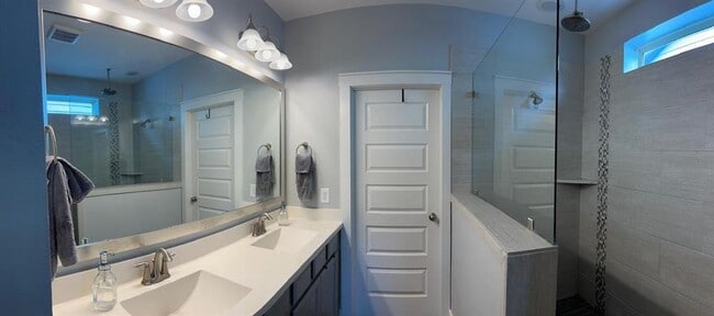Building Photo - 18106 Moonlit River Dr