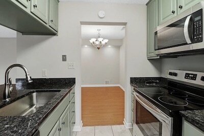 Building Photo - 2103 Melrose Dr