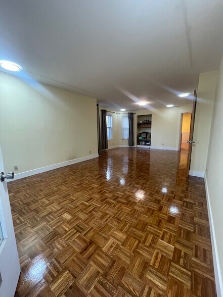 Building Photo - 10 Packard Ave