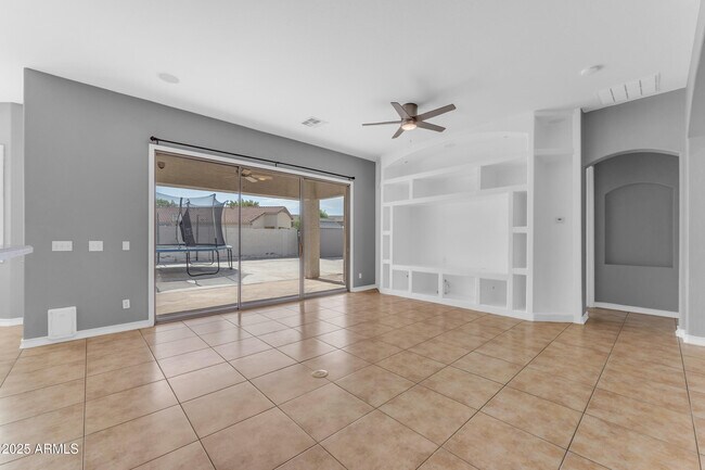 Building Photo - 7913 N 88th Ln