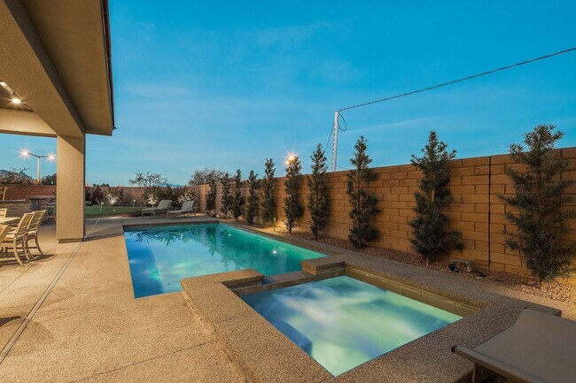 Building Photo - Luxury Home located in The Ridges of Summe...