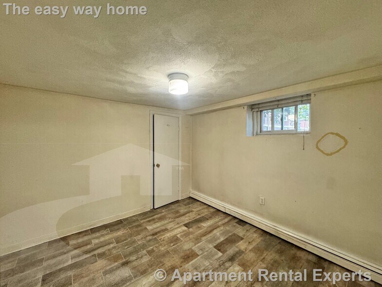 Building Photo - 881 Broadway