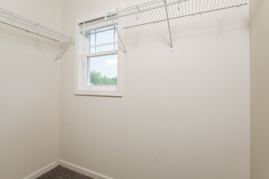Building Photo - 377 Crawford Pkwy